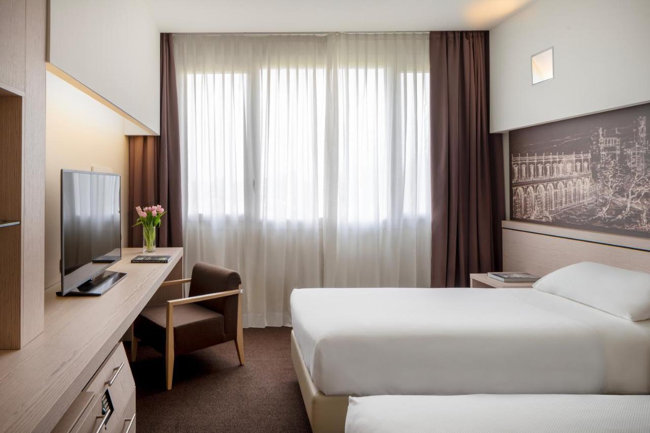 Una Hotels Bologna San Lazzaro San Lazzaro di Savena Exterior photo